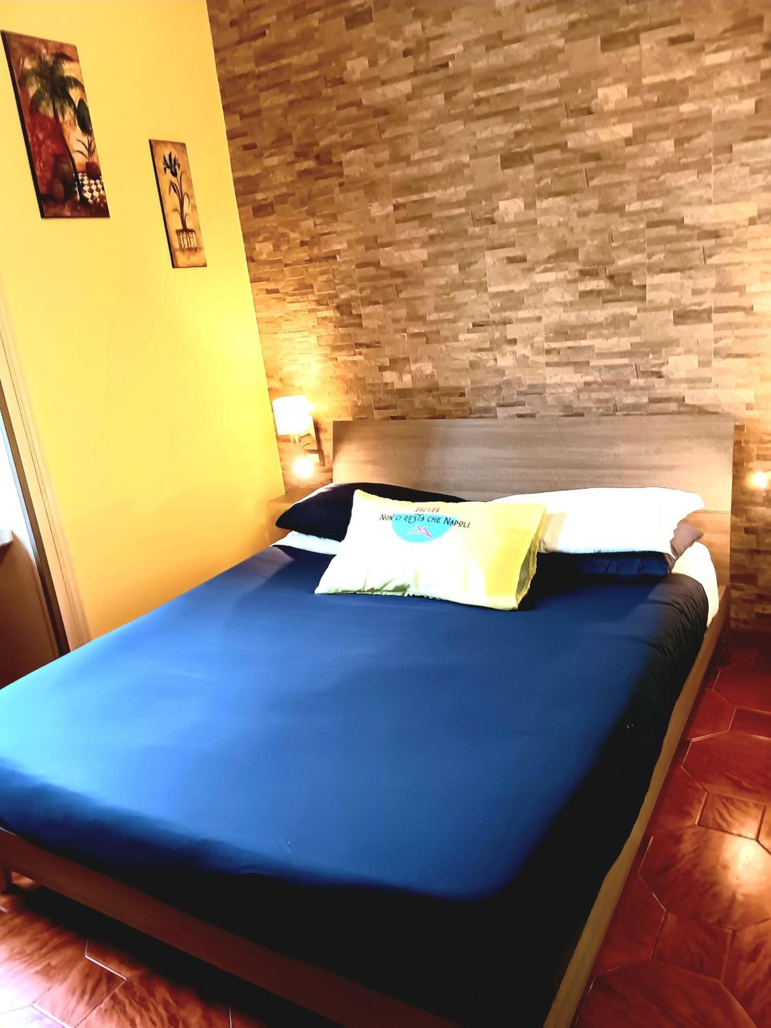 Non Ci Resta Che 3* Naples